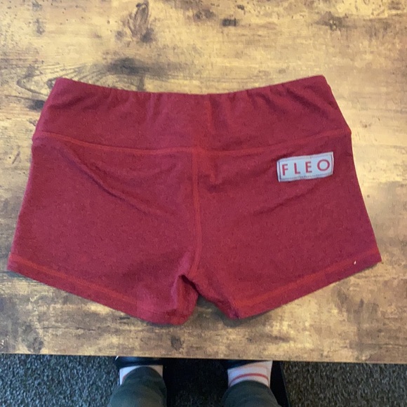 Fleo shorts size small (crimson red) - Picture 2 of 3